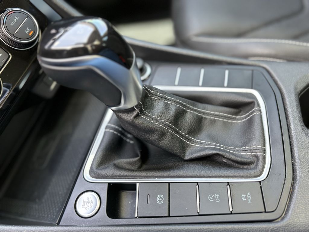 2024 Volkswagen Jetta 1.5T SEL  at Victoria Chrysler Dodge Jeep Ram