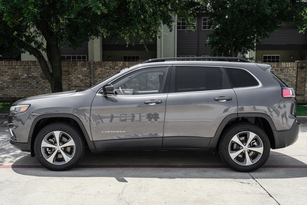 used 2022 Jeep Cherokee car, priced at $22,720
