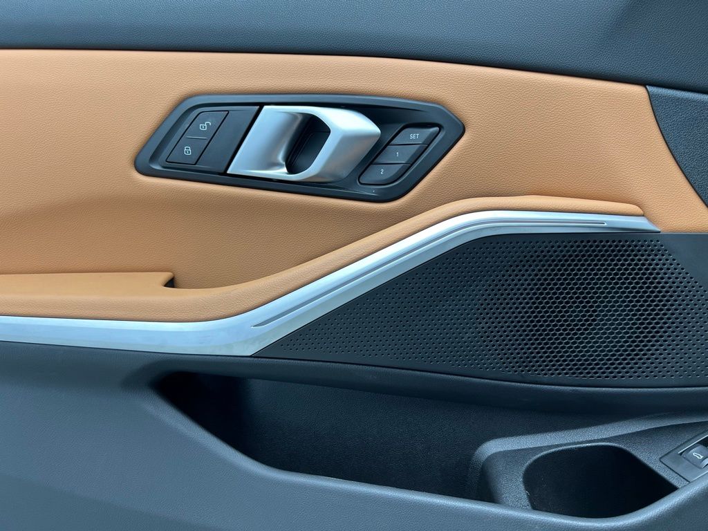 Thumbnail: 2025 BMW 3 Series - 21