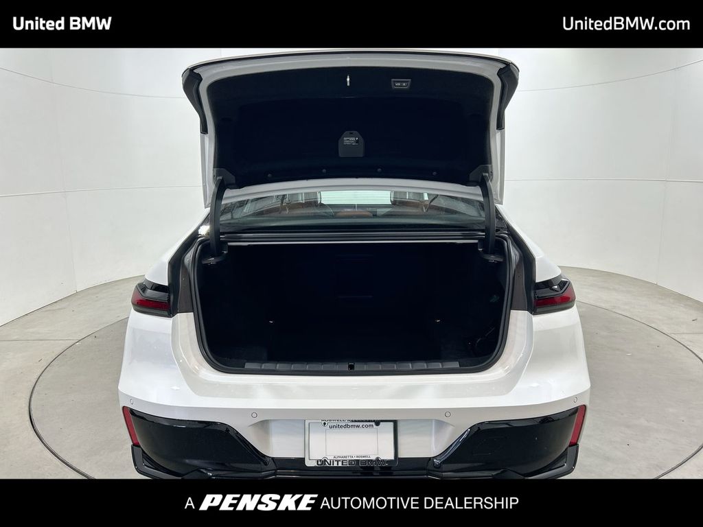 Thumbnail: 2025 BMW 7 Series - 22