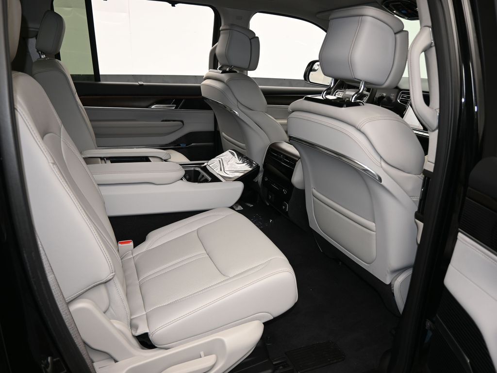 Used 2024 Diamond Black Crystal Pearlcoat Jeep Base image 54