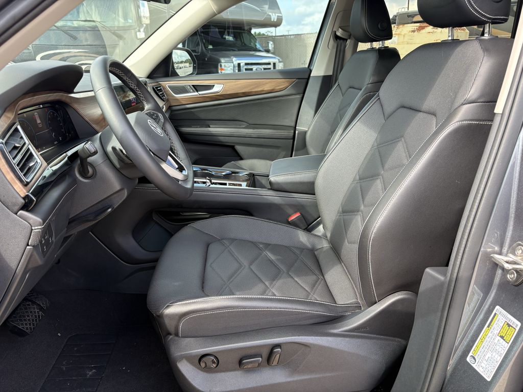 2024 Volkswagen Atlas 2.0T SE w/Technology Gray at AutoSavvy Houston Southwest