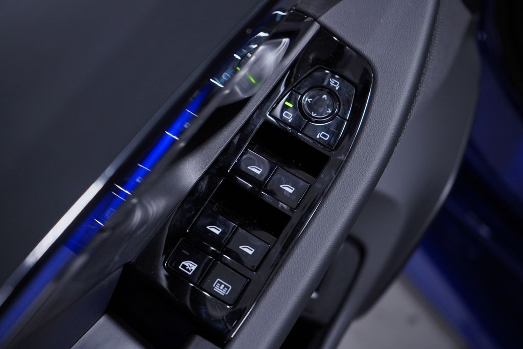 Thumbnail: 2026 BMW M5 - 19