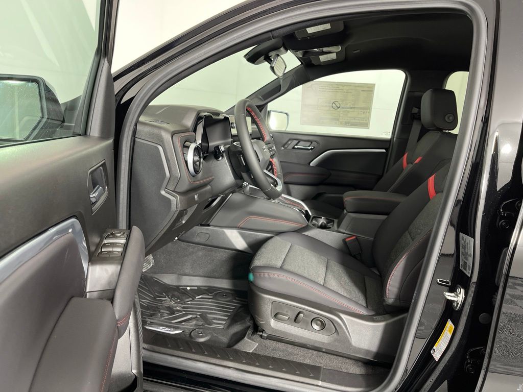 Thumbnail: 2026 Chevrolet Colorado - 25