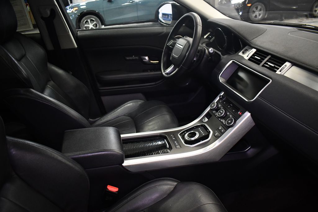 Thumbnail: 2017 Land Rover Range Rover Evoque - 31