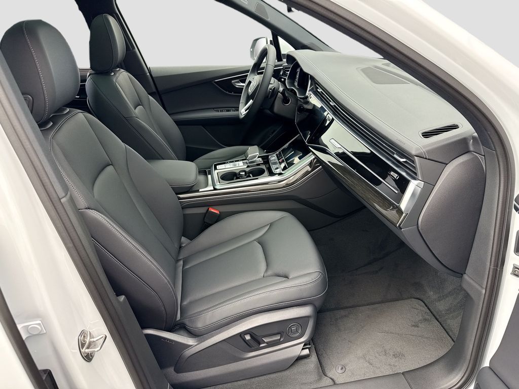 Thumbnail: 2026 Audi Q7 - 19