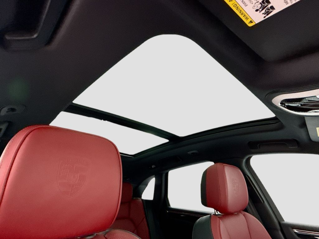 Thumbnail: 2026 Porsche Macan - 17