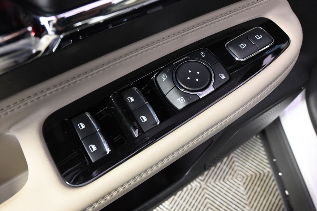 New 2026 White Lincoln Reserve image 23