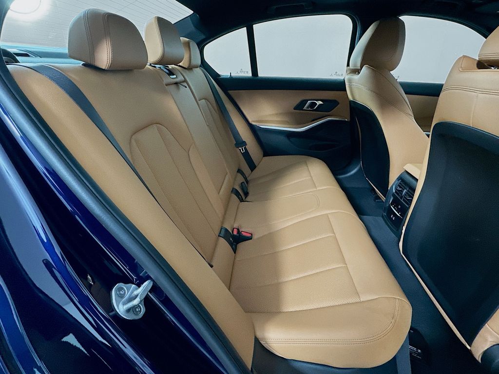 Thumbnail: 2025 BMW 3 Series - 28