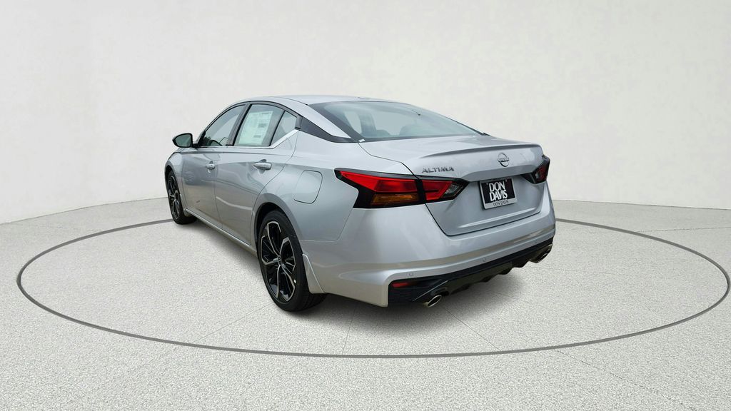 2025 Nissan Altima