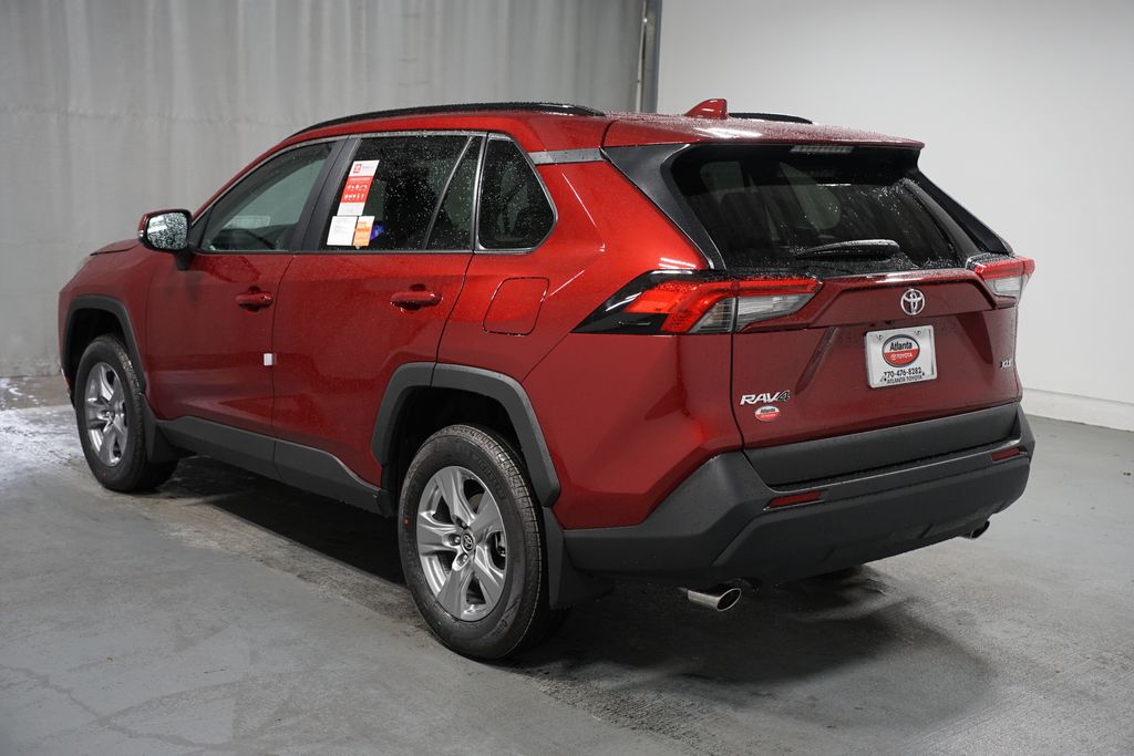2025 Toyota RAV4 XLE 6