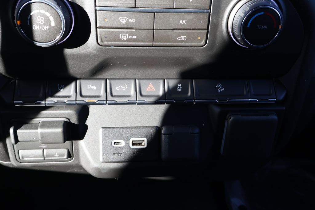 Thumbnail: 2026 Chevrolet Silverado 2500 - 27