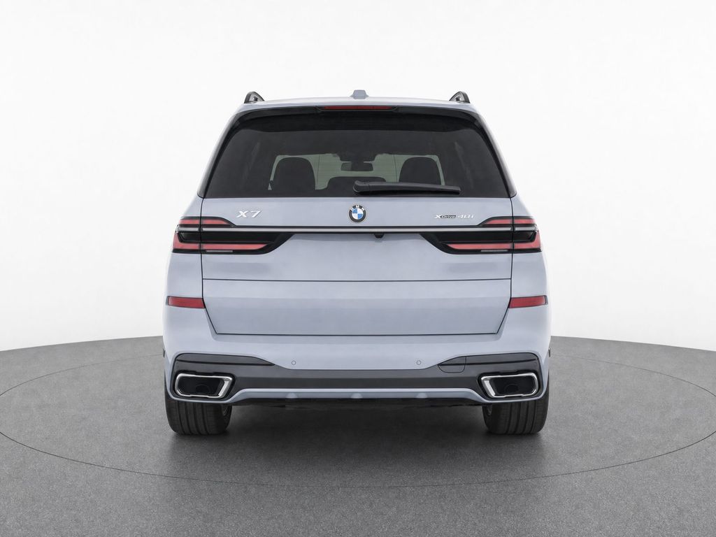 Thumbnail: 2024 BMW X7 - 32