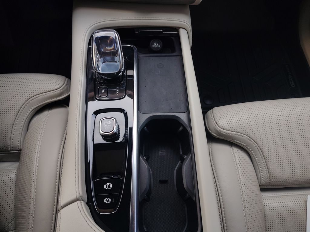 Used Car 2022 Volvo Xc90 Recharge Plug-in Hybrid  T8 Inscription 6 Passenger For Sale Under $35,000 In Austin, Texas