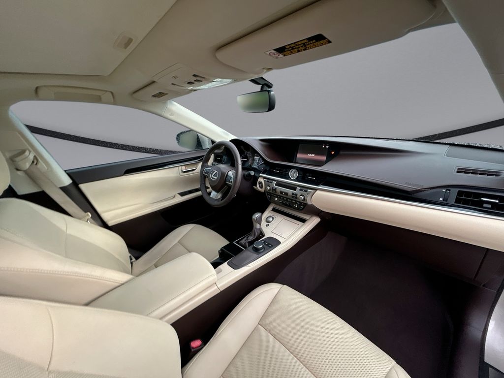 Thumbnail: 2016 Lexus ES - 13