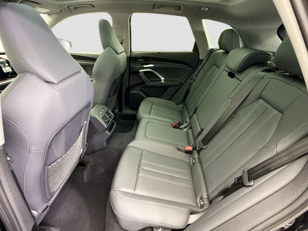 Thumbnail: 2025 Audi Q5 - 21