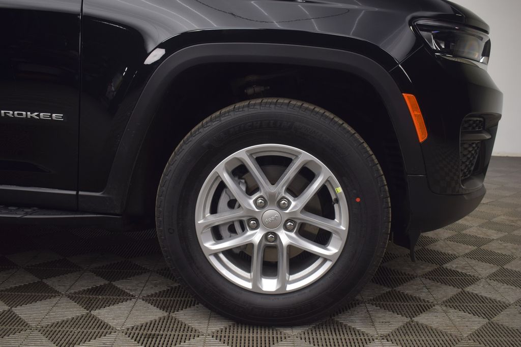 new 2026 Jeep Grand Cherokee car, priced at $37,883