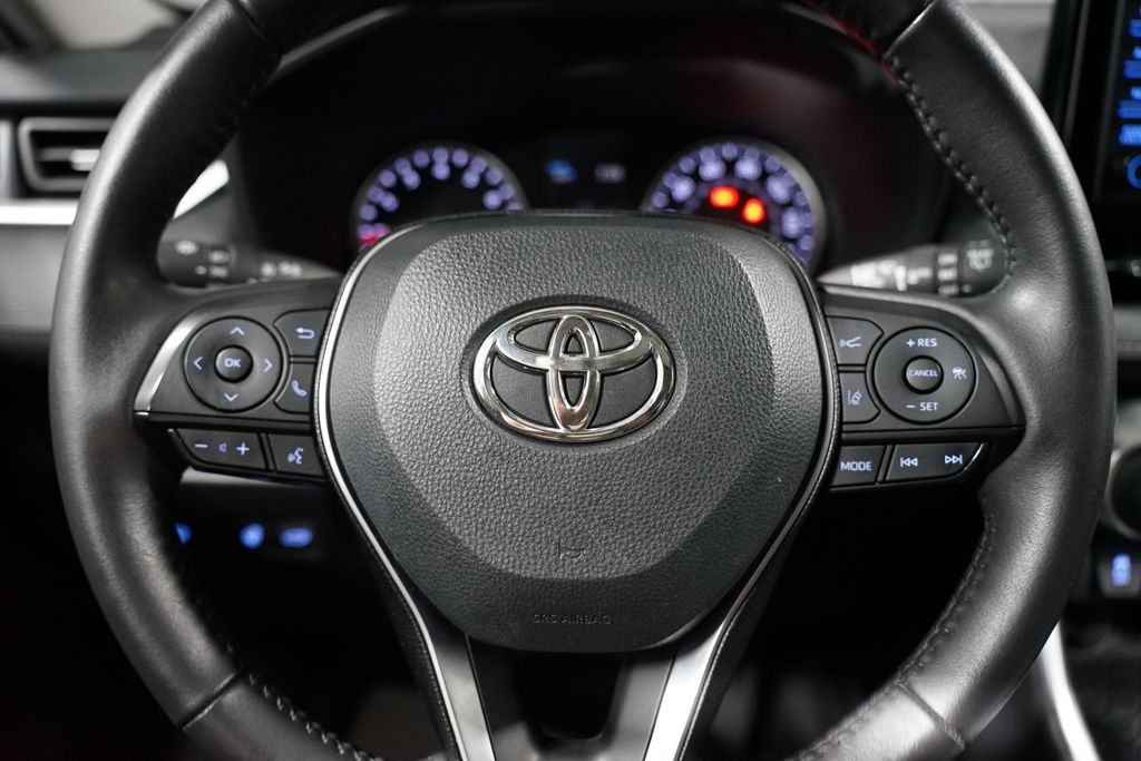 Thumbnail: 2021 Toyota RAV4 - 12