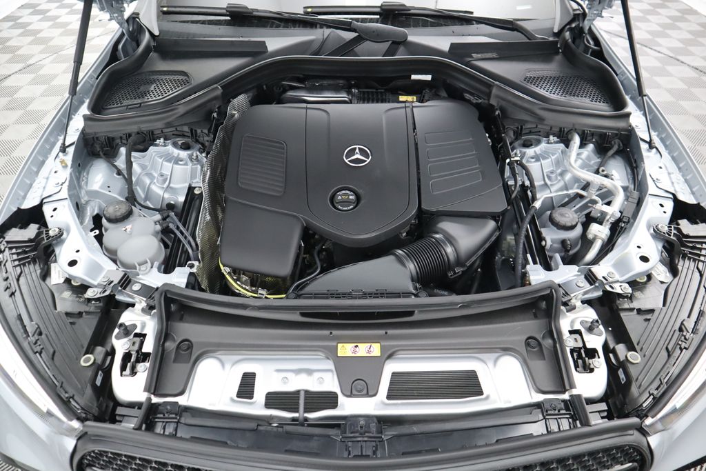 2025 Mercedes-Benz GLC 300 30