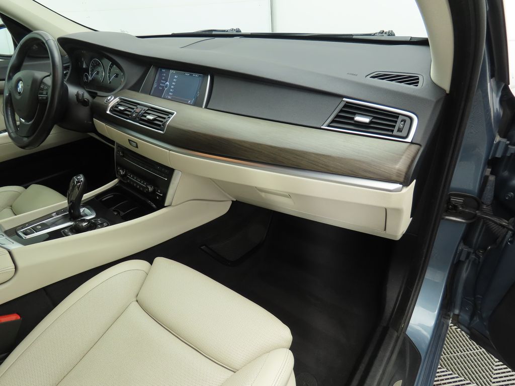 2010 BMW 5 Series 535i 17