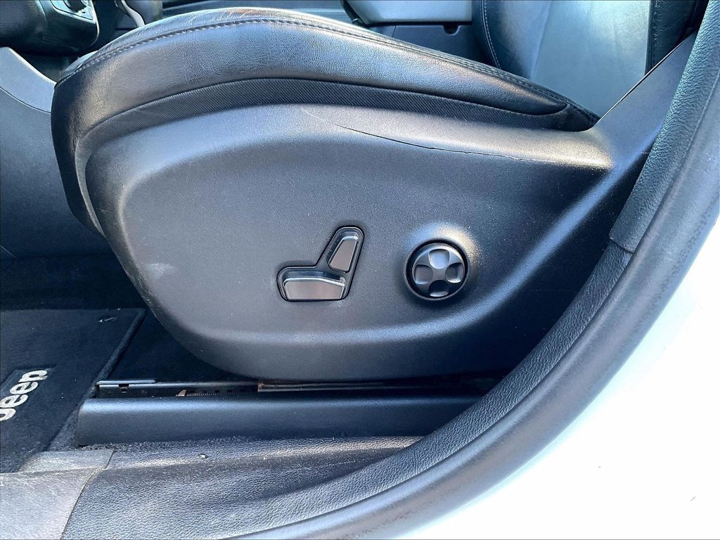 2014 Jeep Cherokee — photo 27