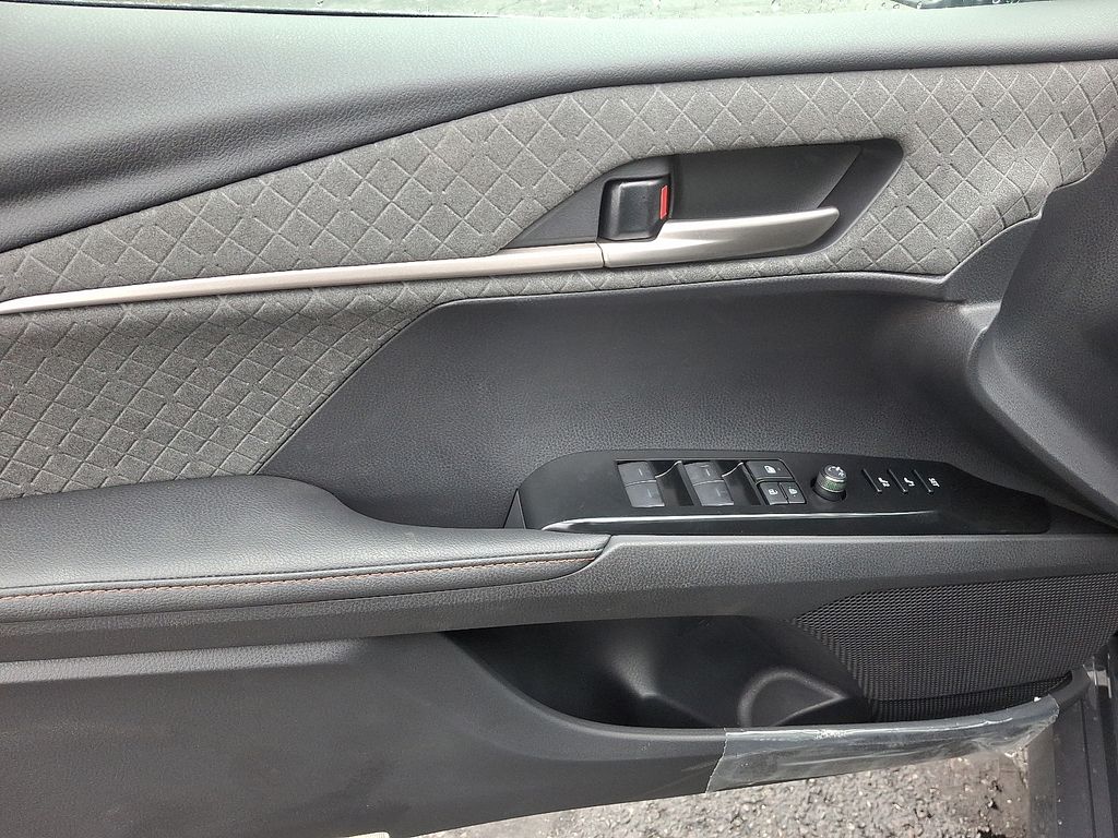 Thumbnail: 2025 Toyota Camry - 11