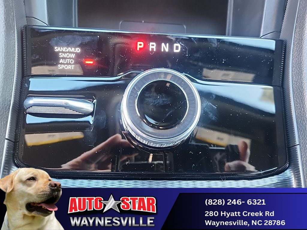 new 2025 Jeep Grand Cherokee car, priced at $47,990