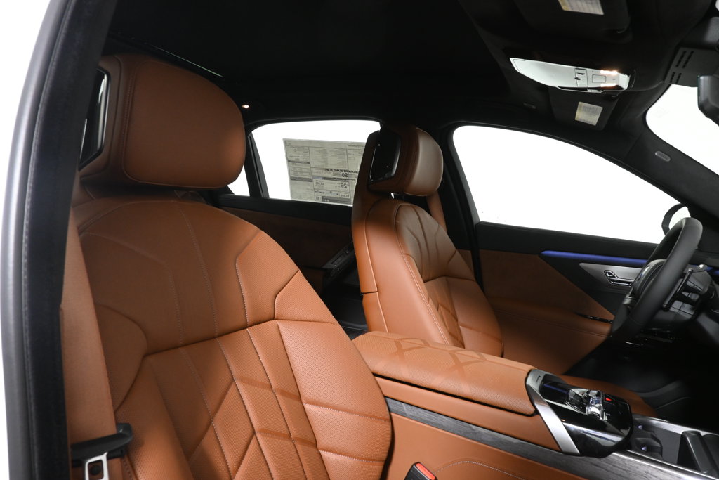 Thumbnail: 2027 BMW 7 Series - 31