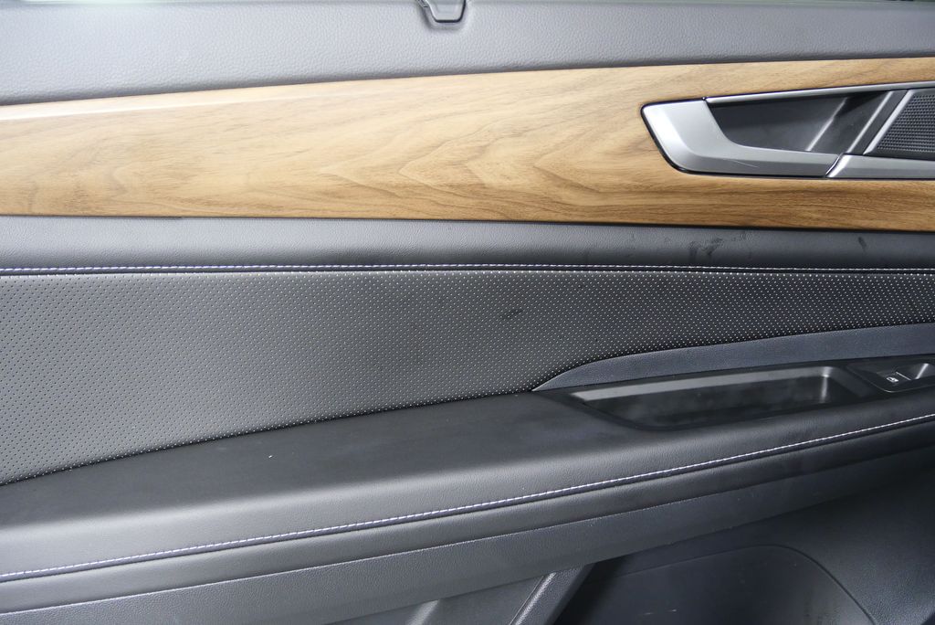 2024 Volkswagen Atlas SE 13