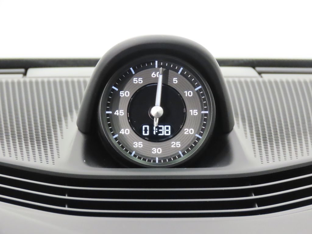 Thumbnail: 2026 Porsche Taycan - 27