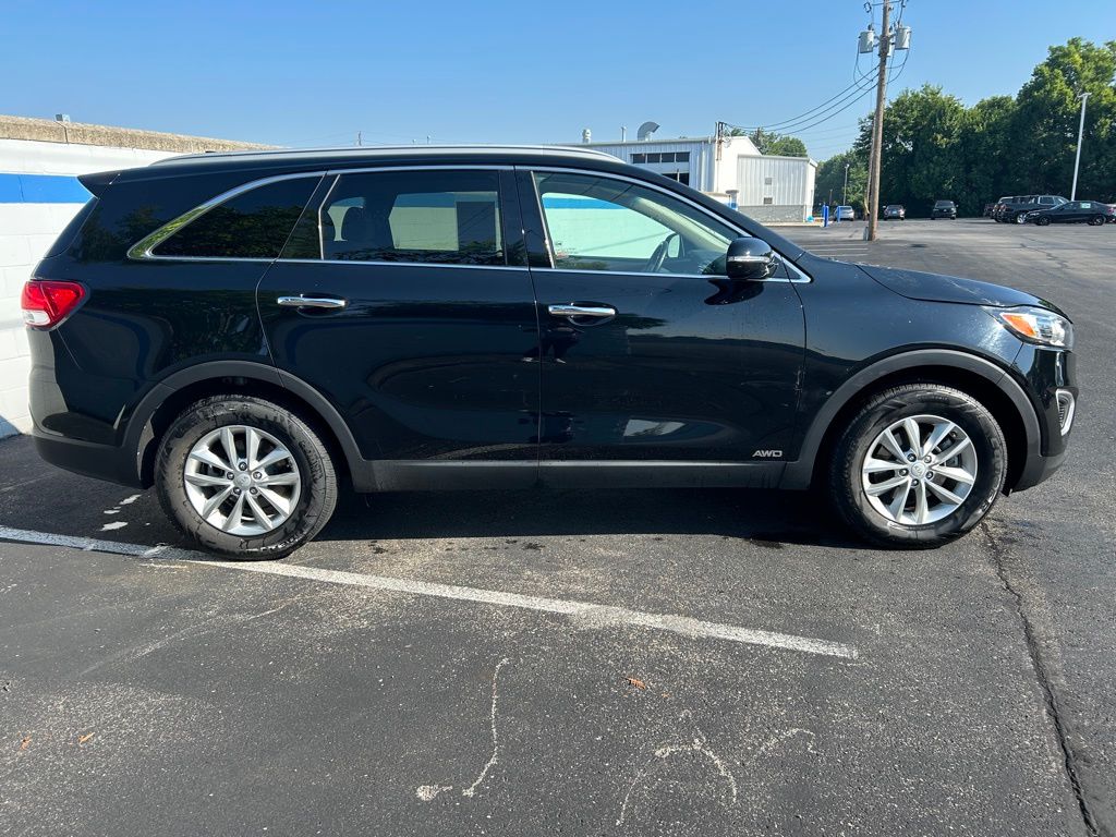 Thumbnail: 2016 Kia Sorento - 6