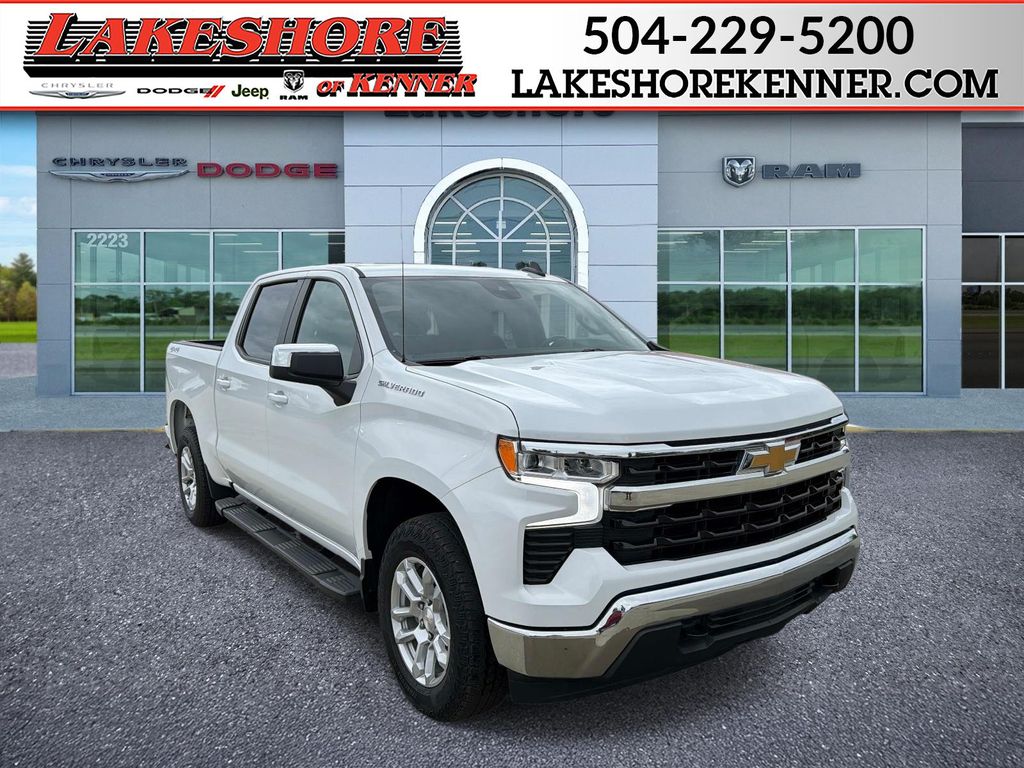 Summit White 2023 Chevrolet Silverado 1500 Pickup Truck Four-Wheel Drive 8-Speed Automatic