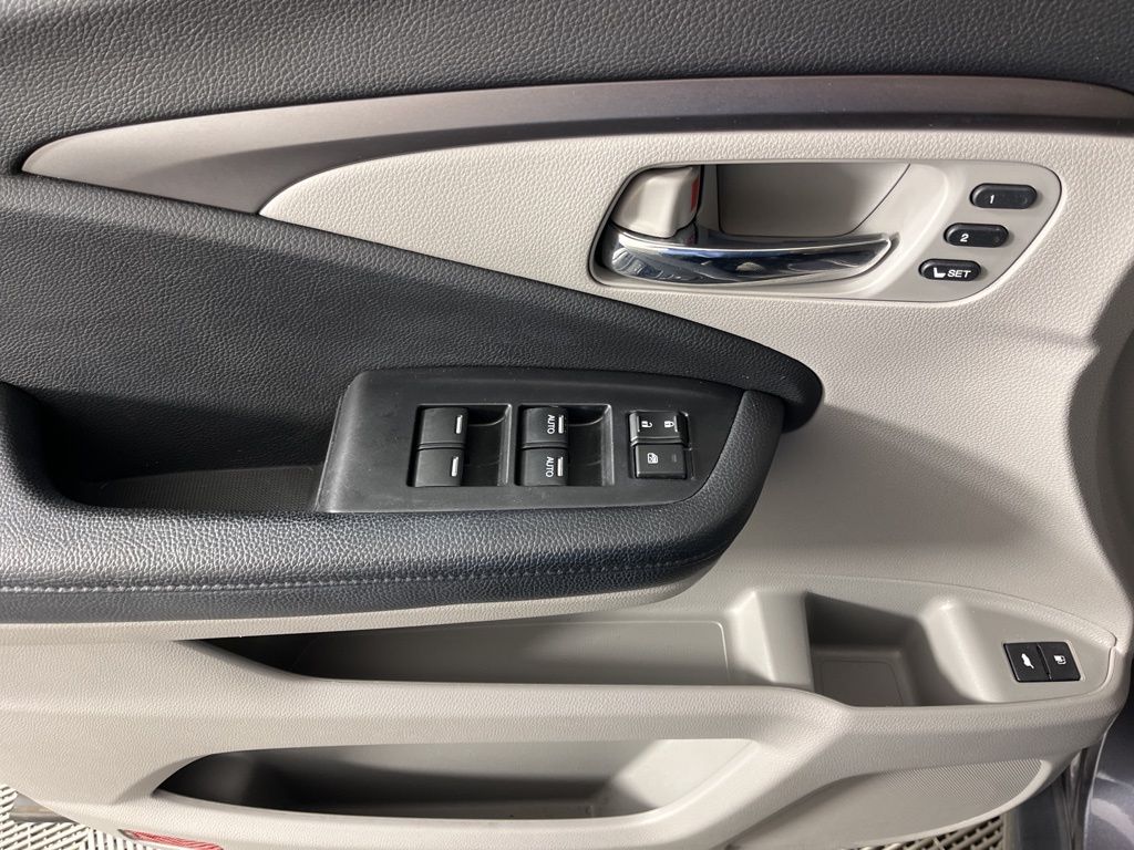 Thumbnail: 2020 Honda Pilot - 29