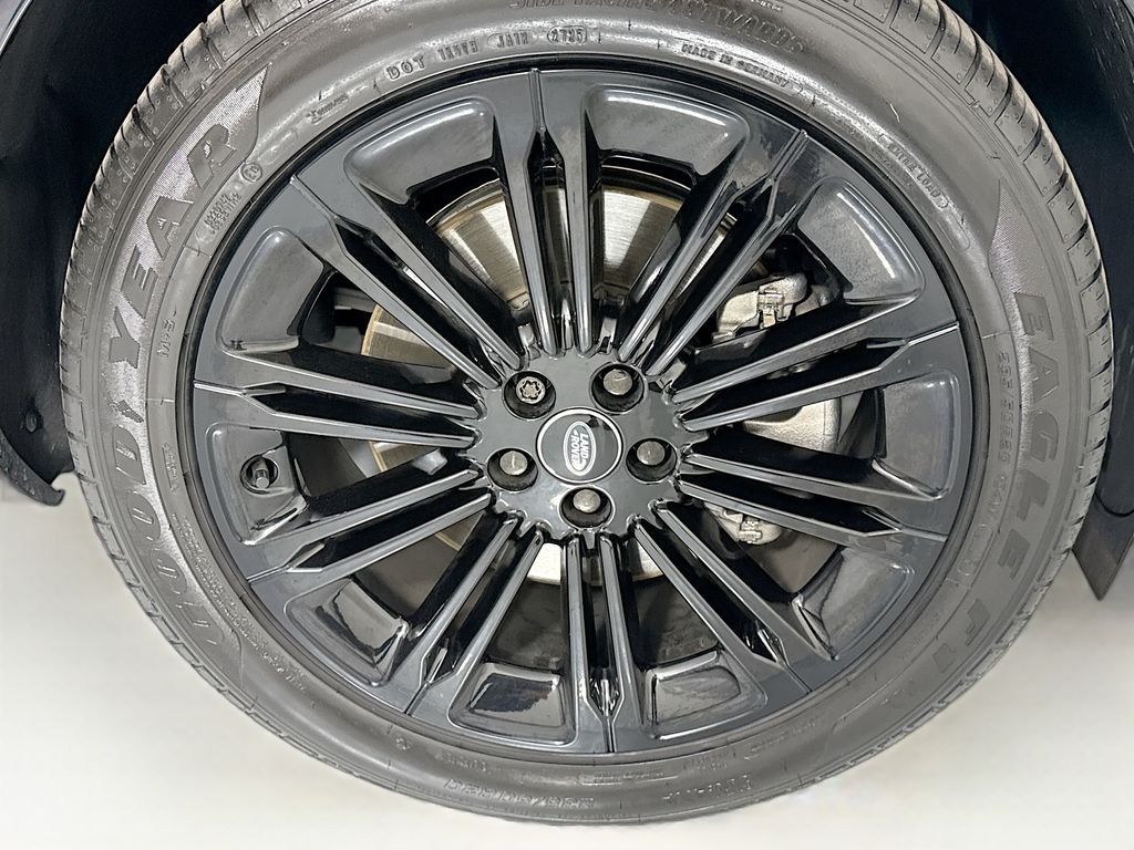 Thumbnail: 2025 Land Rover Range Rover Evoque - 32