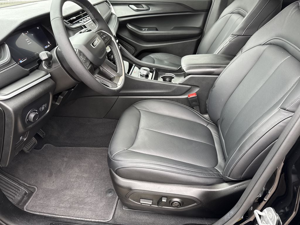 Used 2025 Jeep Grand Cherokee L SUV