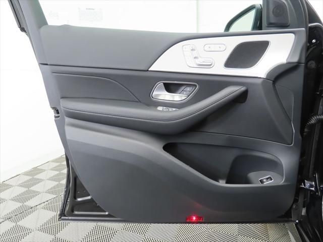 Thumbnail: 2026 Mercedes-Benz GLE - 25