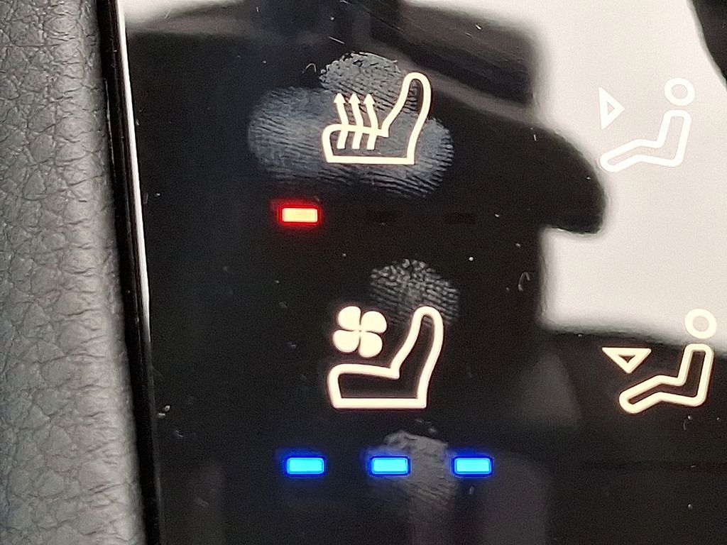 Thumbnail: 2025 Porsche Macan - 23