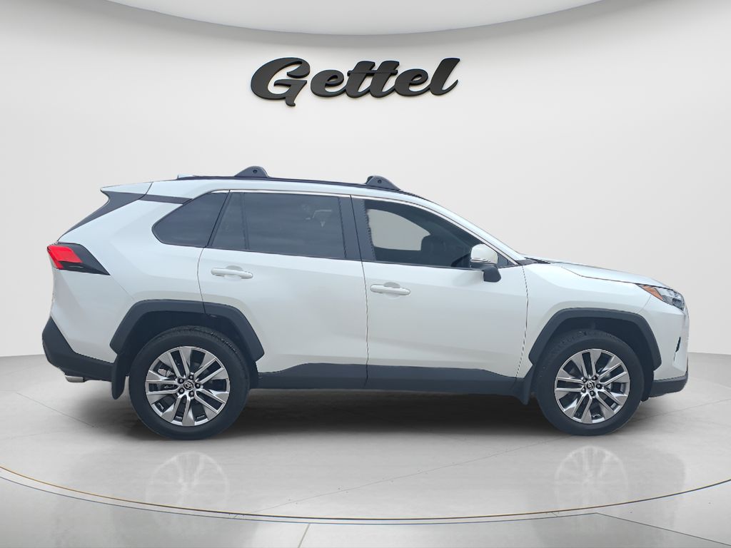 Certified Used 2025 Beige Toyota XLE Premium image 4