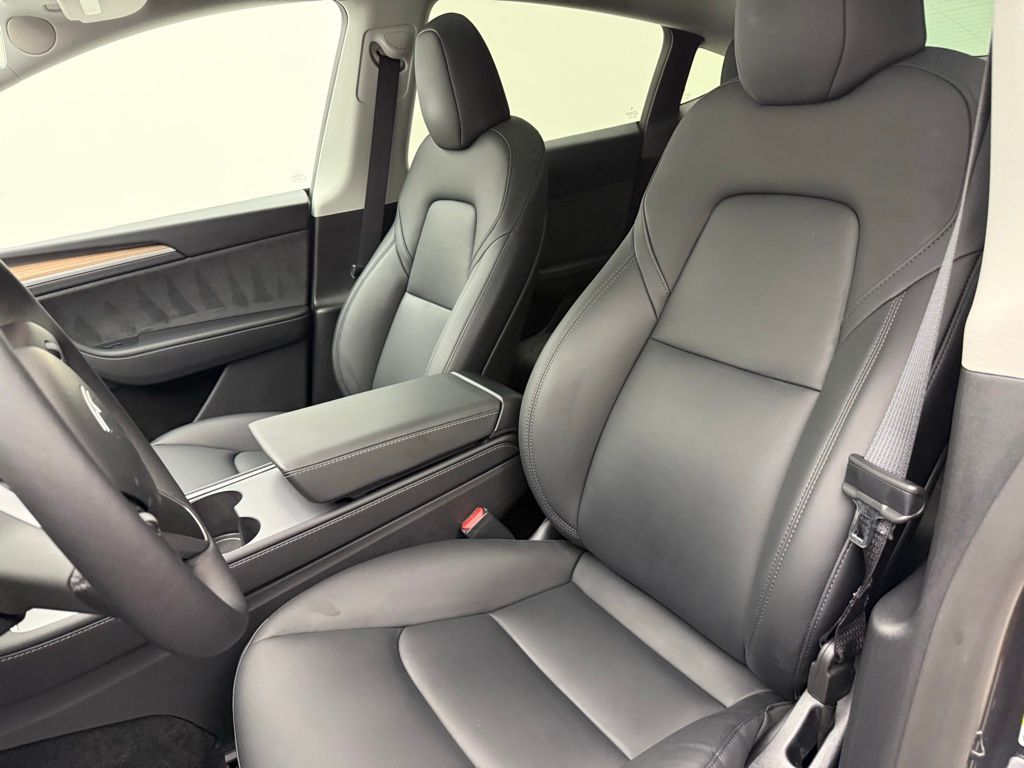 Thumbnail: 2025 Tesla Model Y - 5