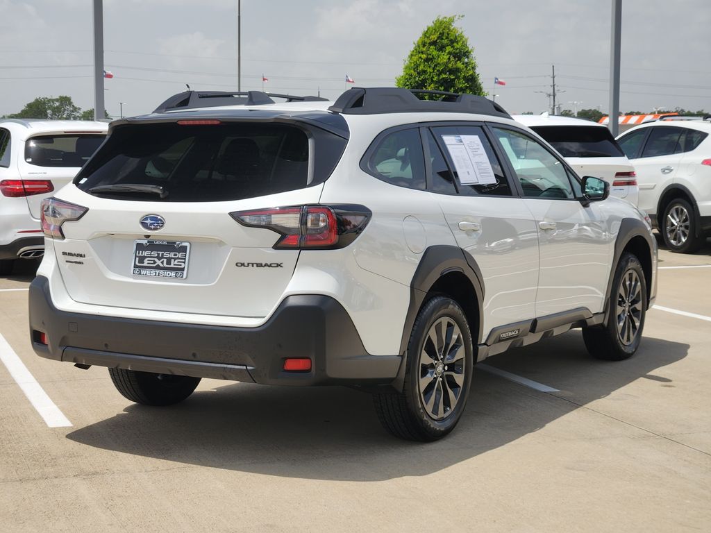2025 Subaru Outback Onyx Edition White at Legacy Ford