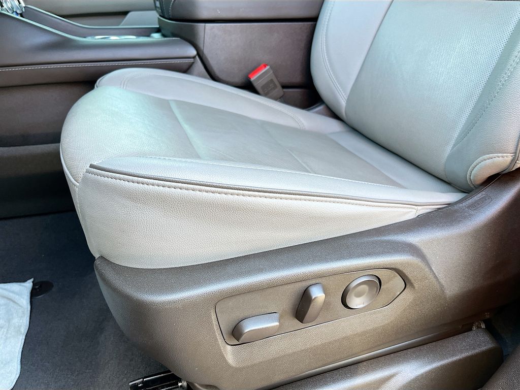 Used 2024 Red GMC SLT image 20