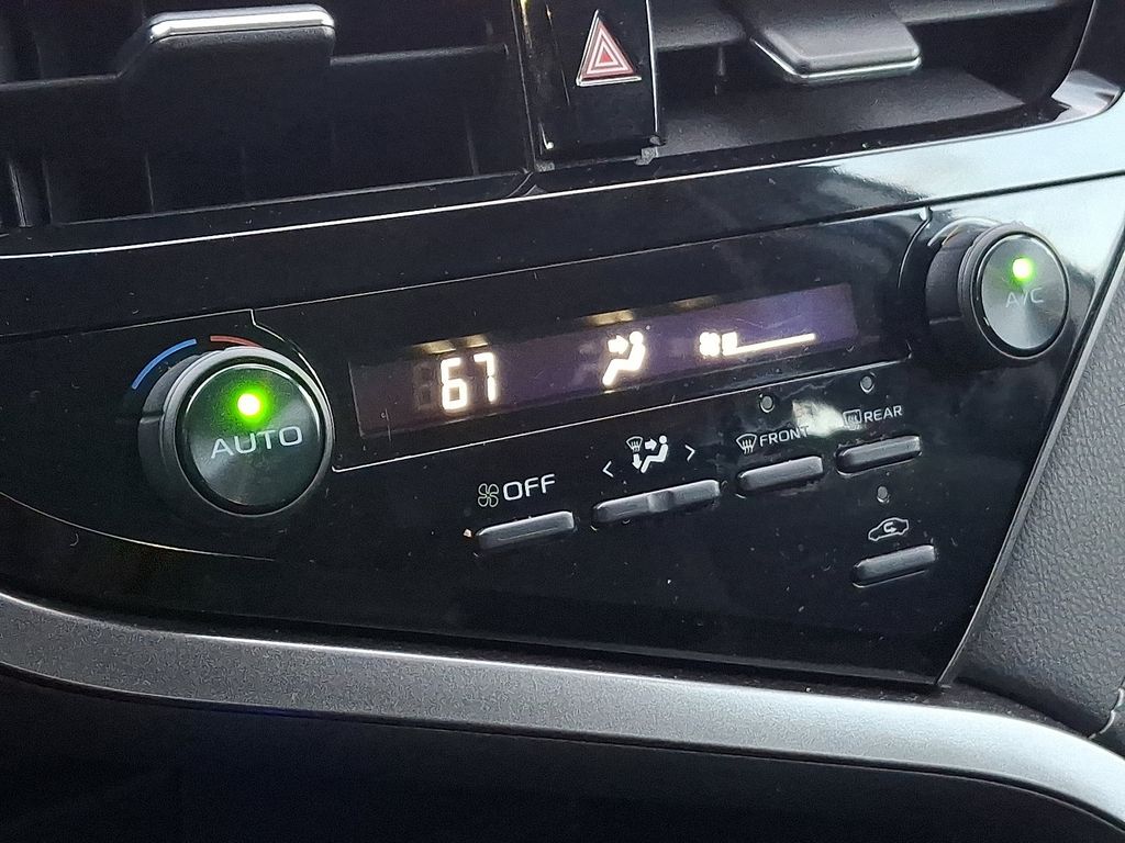 Thumbnail: 2021 Toyota Camry - 15