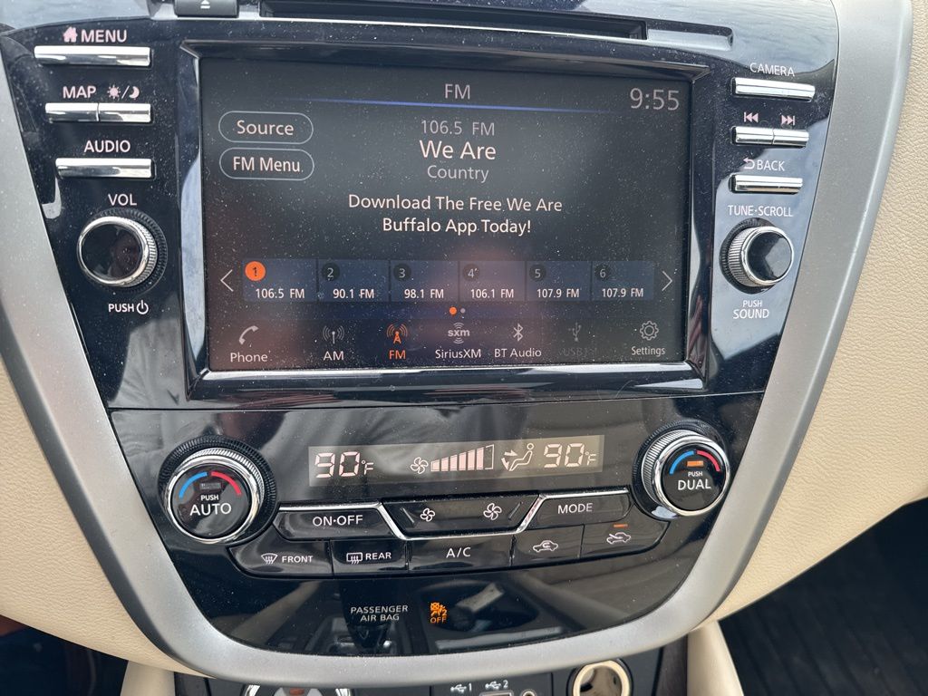 Used 2023 White Nissan Platinum image 9