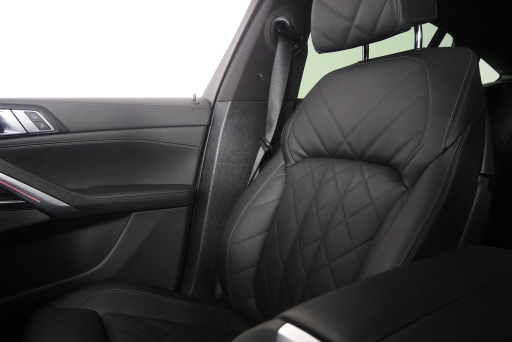 Thumbnail: 2025 BMW X6 - 25