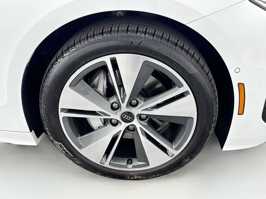 Thumbnail: 2025 Audi A6 - 32