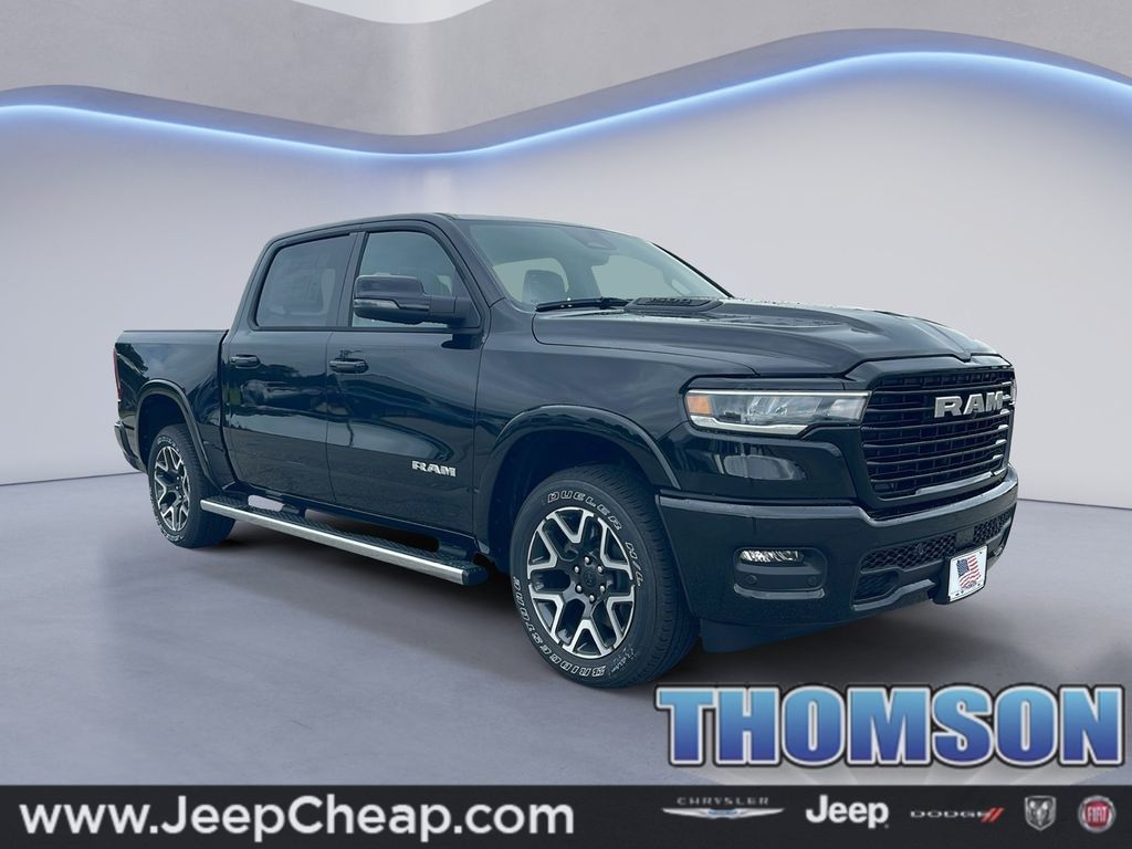 Diamond Black Crystal Pearlcoat 2026 RAM 1500 Pickup Truck Four-Wheel Drive 8-Speed Automatic