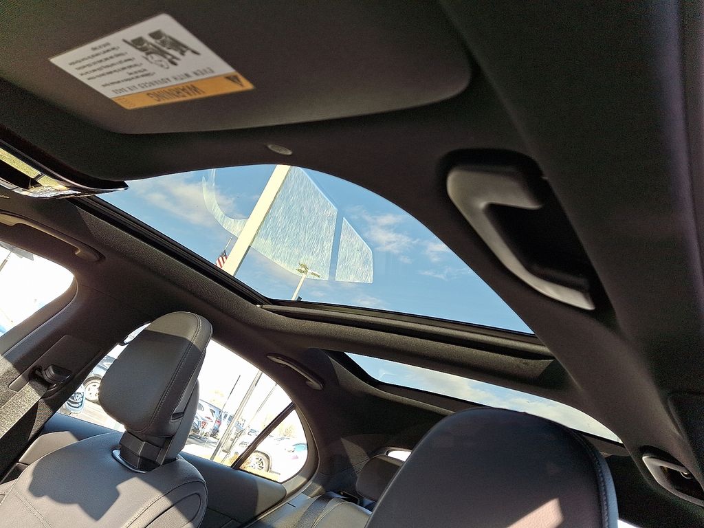 Thumbnail: 2026 Mercedes-Benz C-Class - 9