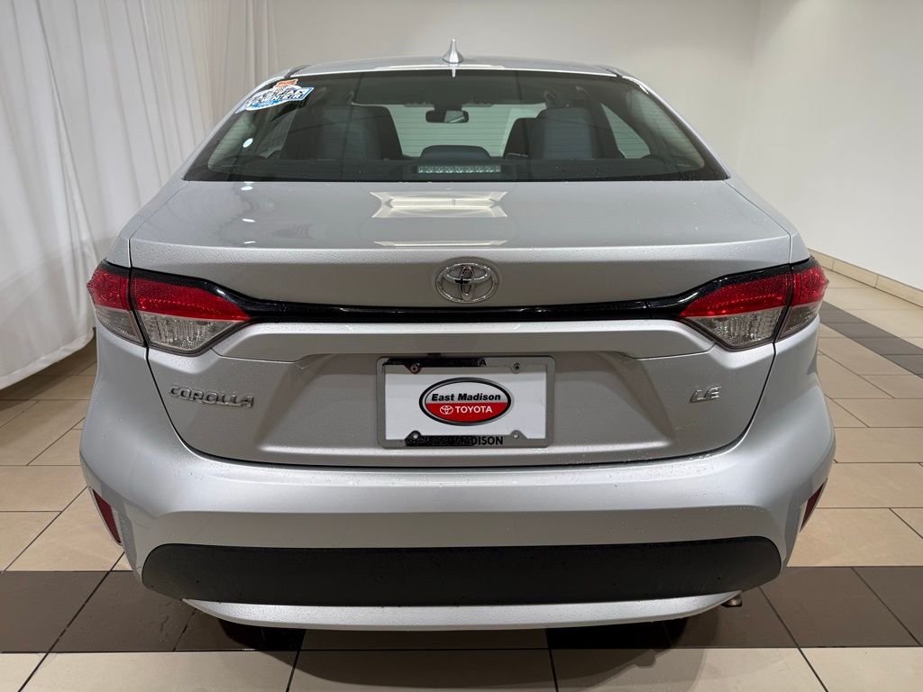 2022 Toyota Corolla LE 4