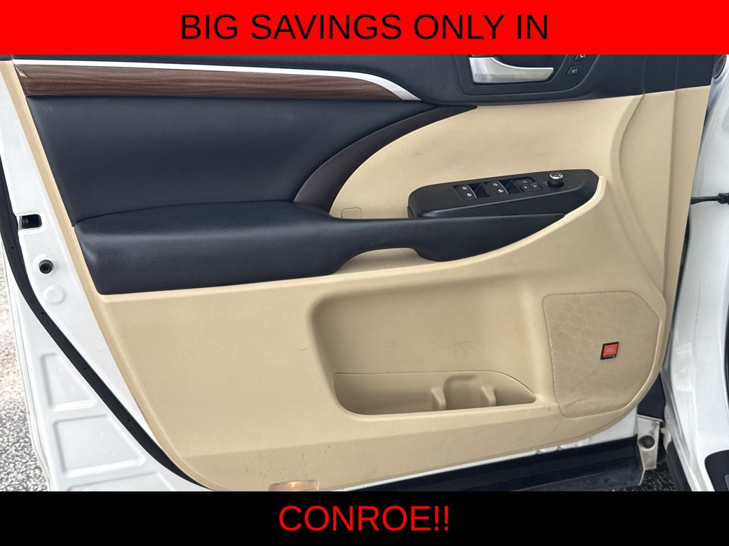 2018 Toyota Highlander Limited White at Community Kia