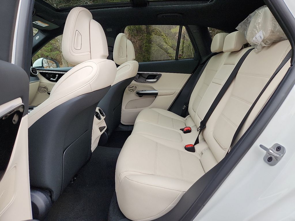 Thumbnail: 2026 Mercedes-Benz GLC - 6